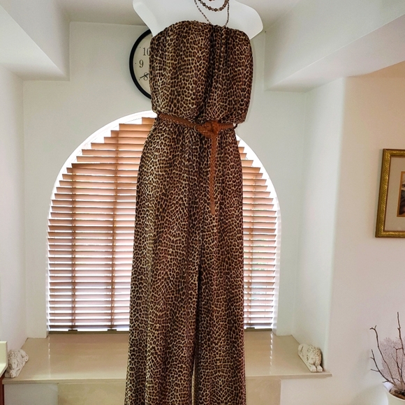 Jumpsuit - Picture 2 of 8